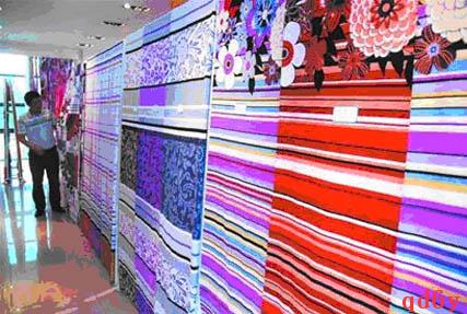 印包袱皮印出“布滿天下”